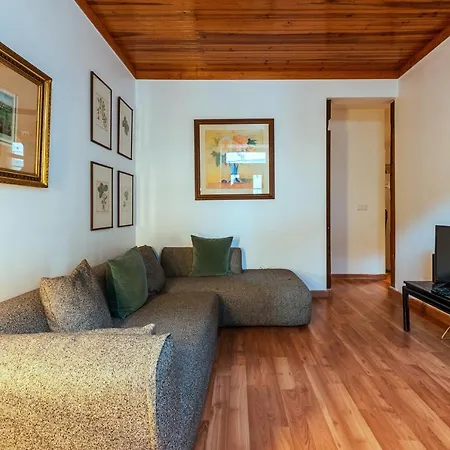 Portas Do Teatro 2 * Lisbon